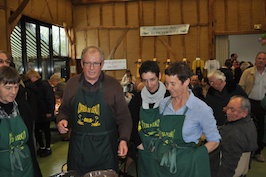 Lysiane, Marie et la Nath au moment de la remise des prix offerts par le Creuset de Fresnoy le Grand