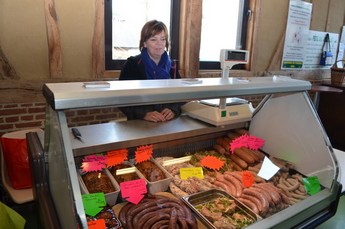 Lysiane, une authentique dans son mtier, prsente sa charcuterie