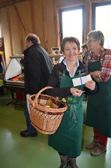 Véro a arpenté le site pour présenter le panier garni à peser Véro a arpenté le site pour présenter le panier garni à peser