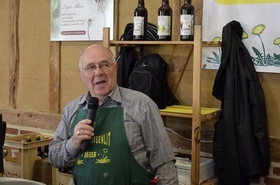 Michel , maire adjoint ouvre la fête Michel , maire adjoint ouvre la fete