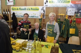 Un trio de bénévoles Un trio de bénévoles