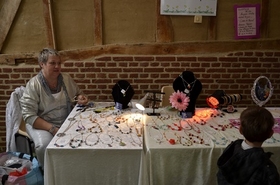 Des bijoux faits mains fabriqués par Mme Prévot Christian avec Mme Chéry