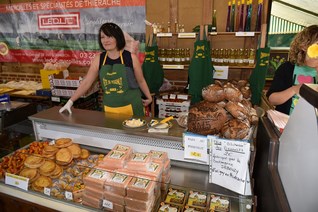 Une fidèle autour du Maroilles et des produits Leduc Une fidèle autour du Maroilles et des produits Leduc