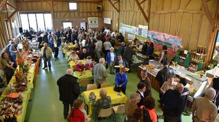 La foule se prépare La foule se prépare