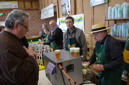 Michel a souffert avec la tireuse  sous les yeux de Benot et de Stphane