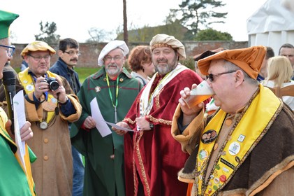 Intonisation du Grand Matre du gteau mollet et de la galette  suc